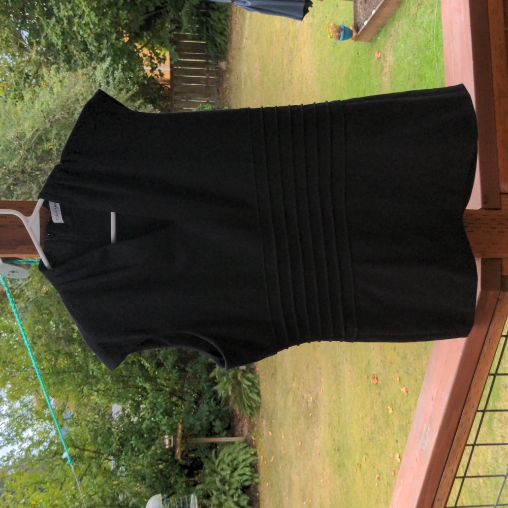 Calvin Klein fitted pin tuck waist sleeveless black top size XL